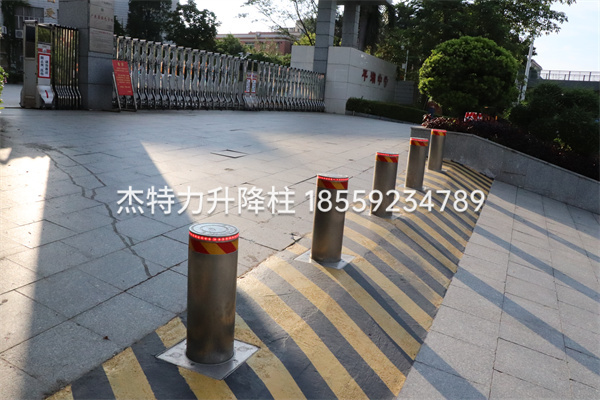 杰特力-中学校门口防撞升降柱