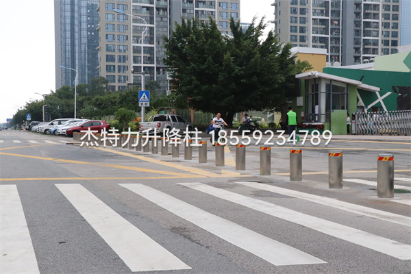 杰特力-公路安全隔离防撞柱